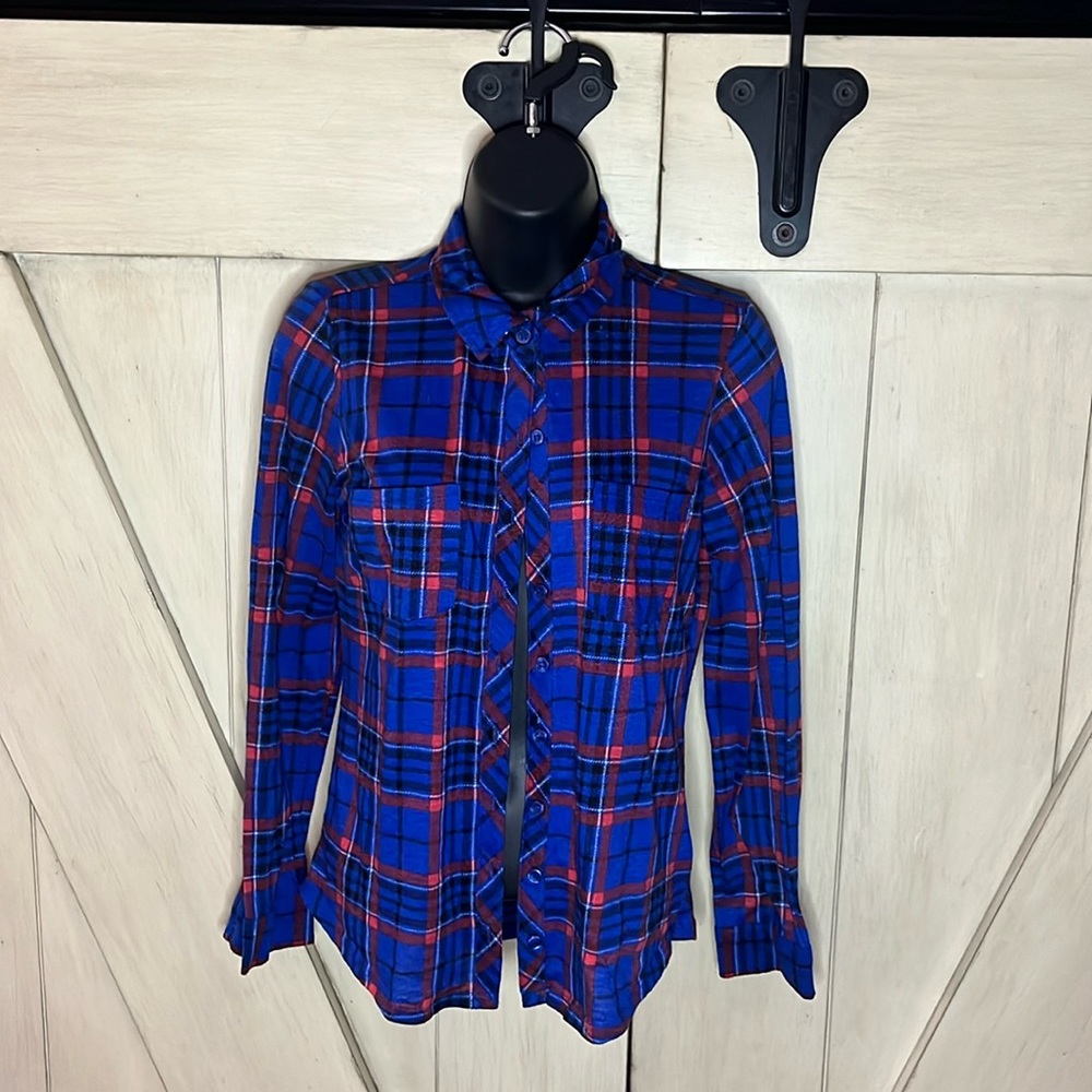Plaid long sleeved shirt
